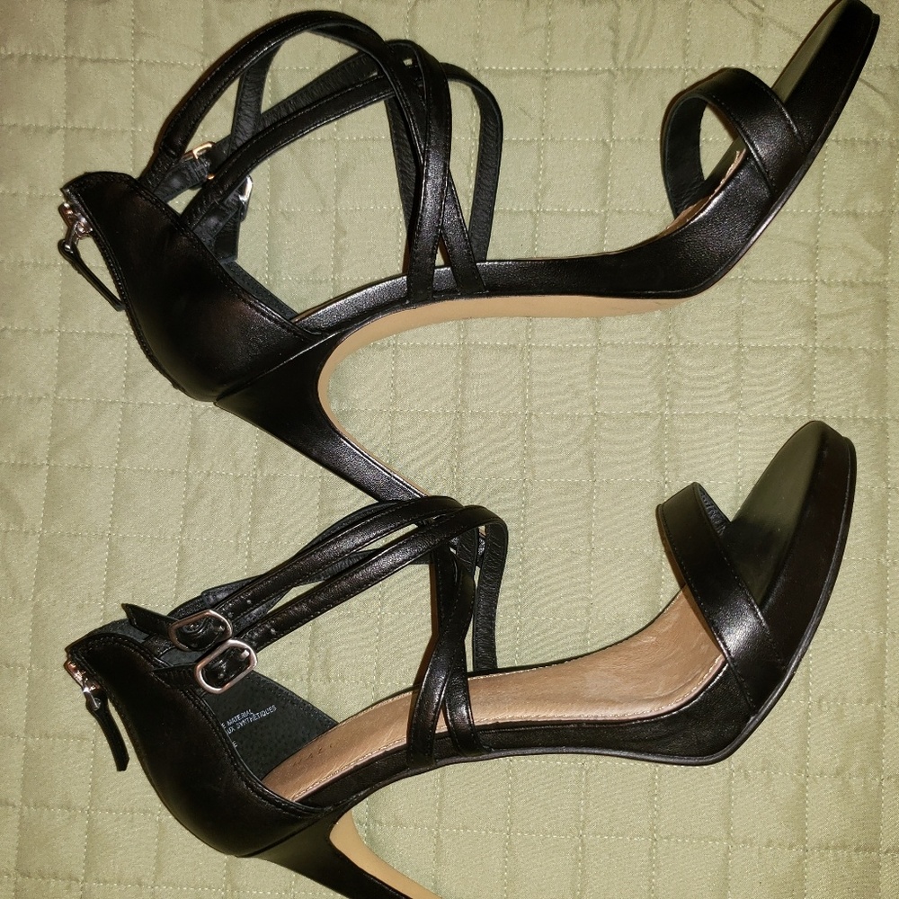 Shoes - Picture 2 of 4